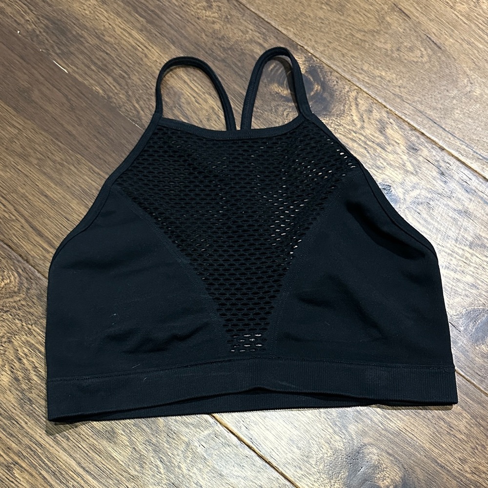 Victoria’s Secret Sports Bra Size Medium